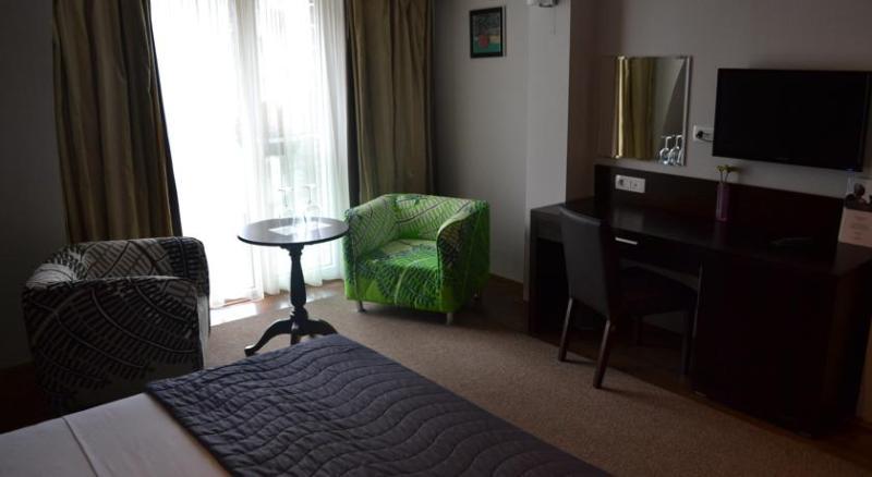 Hotel Dolce International Скопье Экстерьер фото
