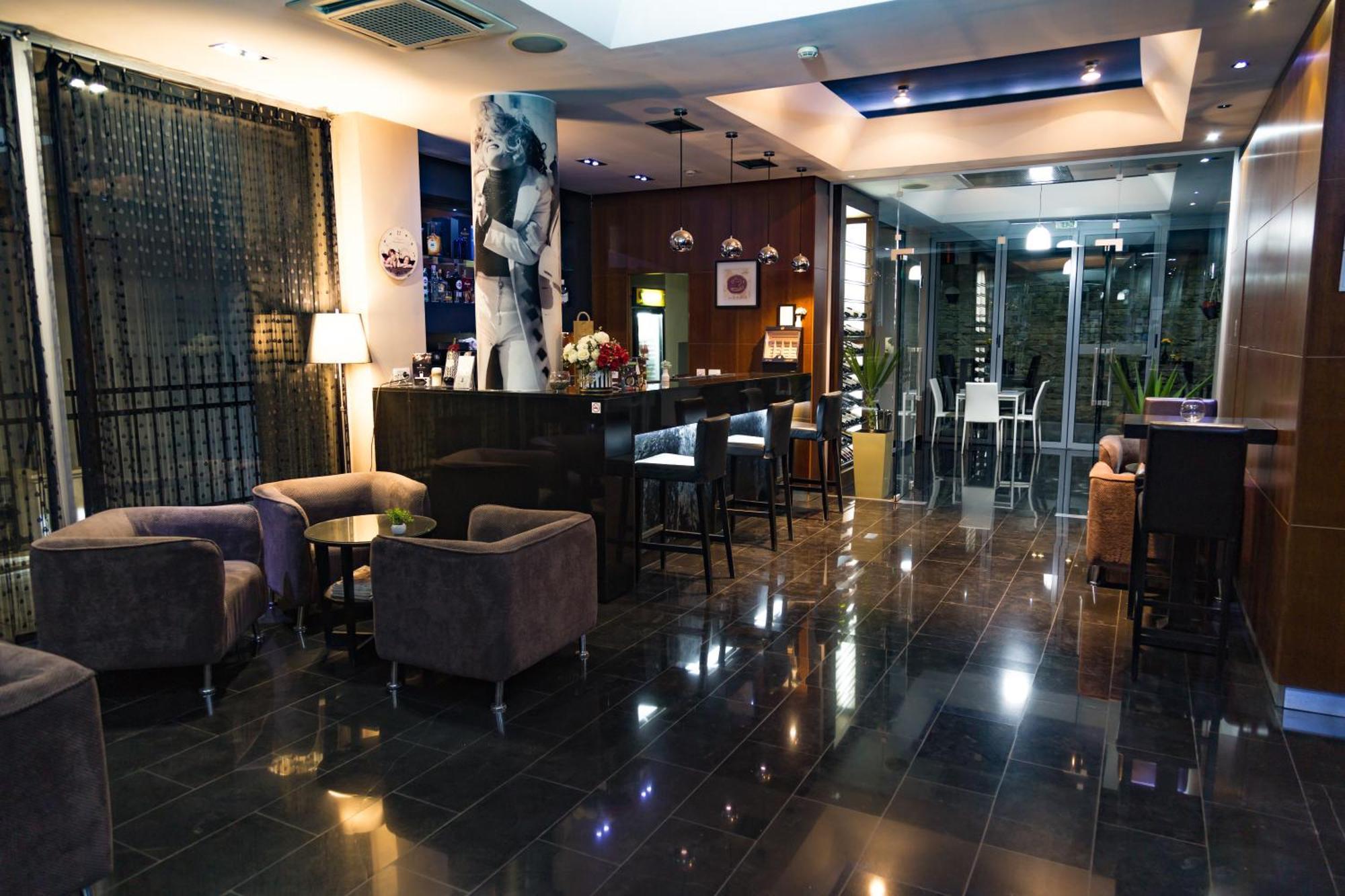 Hotel Dolce International Скопье Экстерьер фото