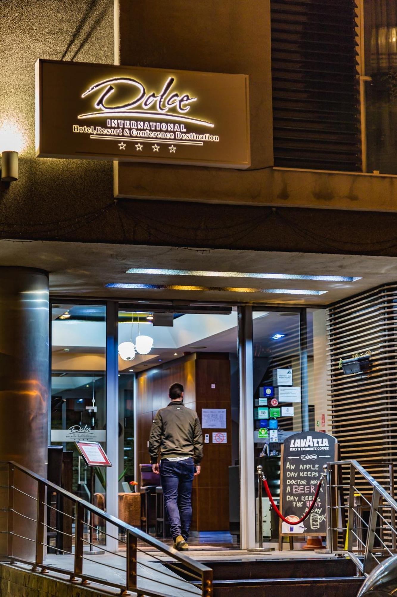 Hotel Dolce International Скопье Экстерьер фото