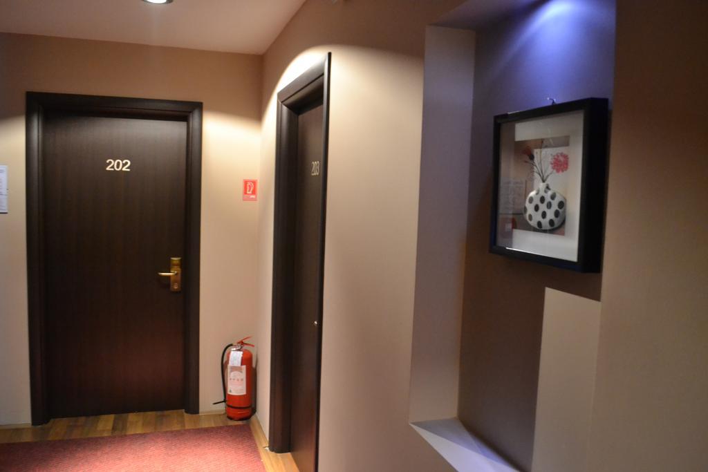 Hotel Dolce International Скопье Экстерьер фото