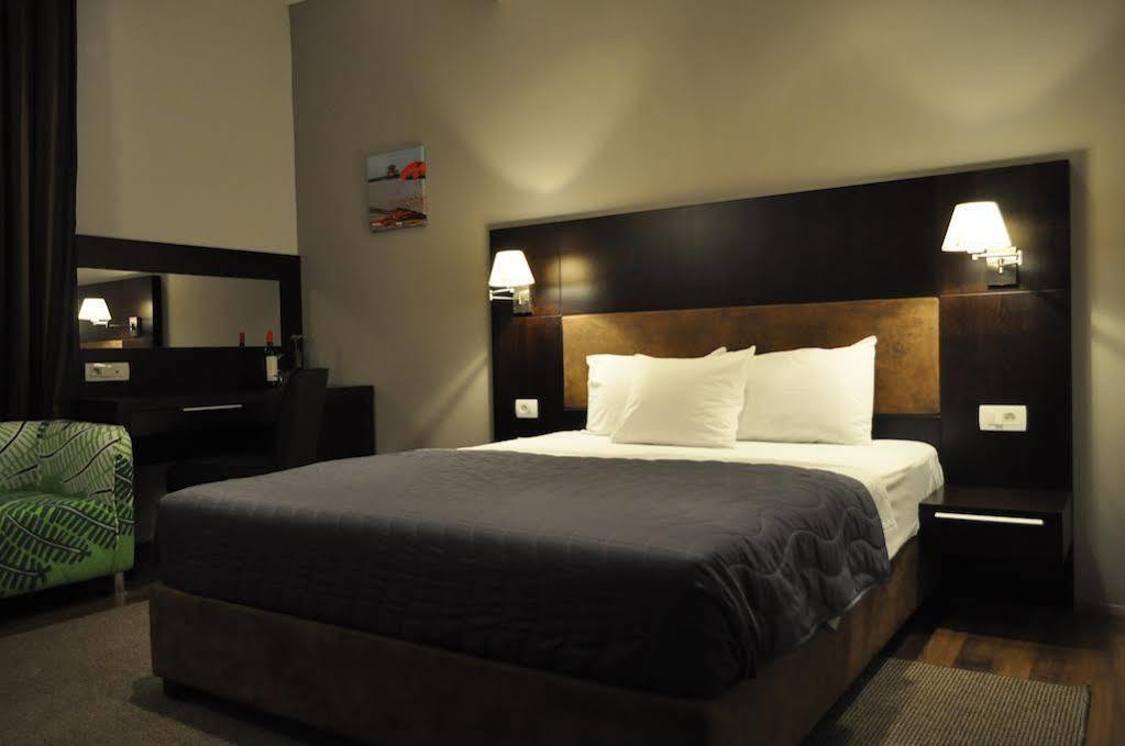 Hotel Dolce International Скопье Экстерьер фото