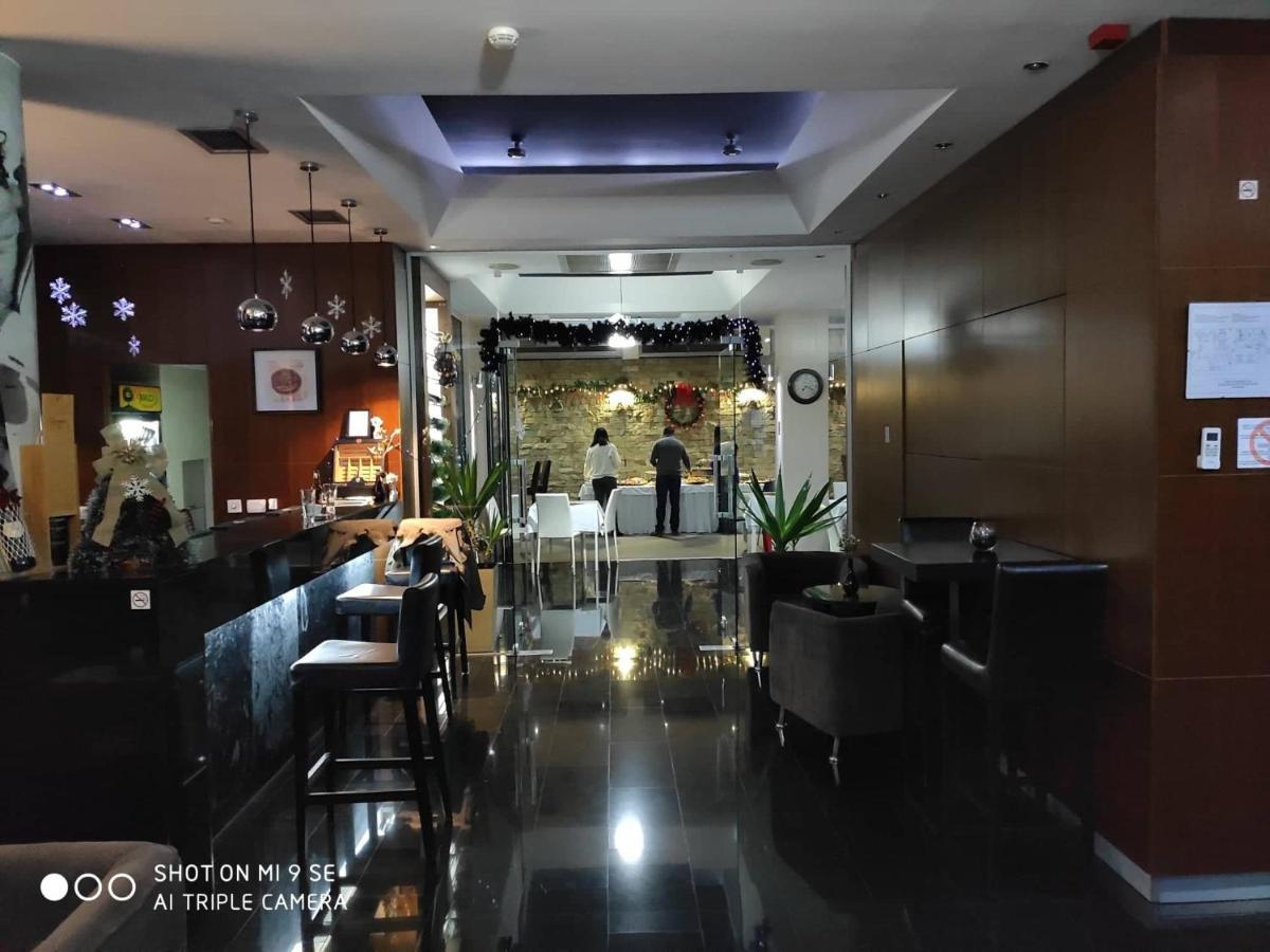 Hotel Dolce International Скопье Экстерьер фото